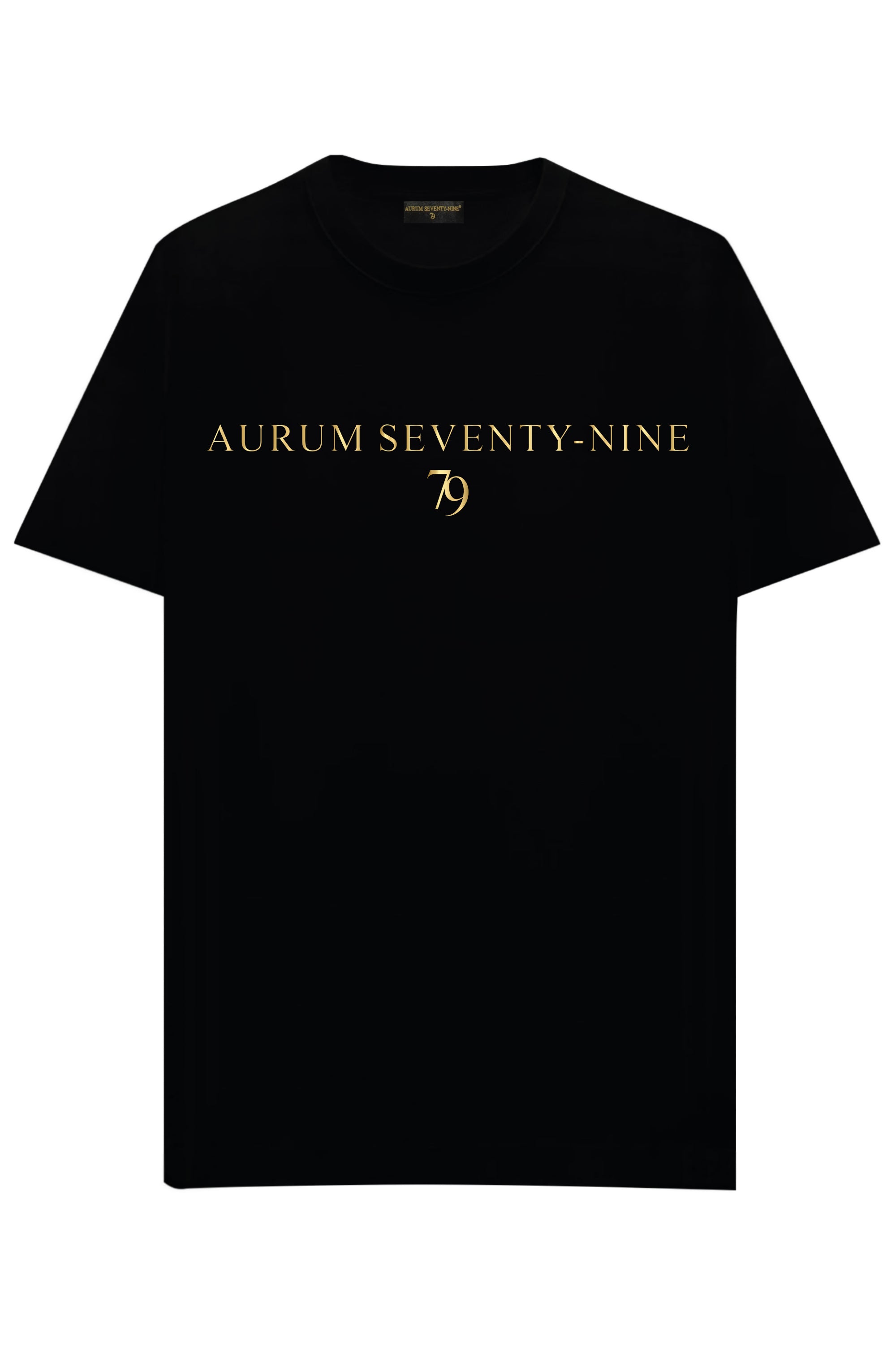 Aurum Seventy-nine: T-shirt Round Neck Aurum 79 Classic Black, vista frontalmente, con logo dorato al centro del petto e girocollo a costina, in cotone jersey mercerizzato.