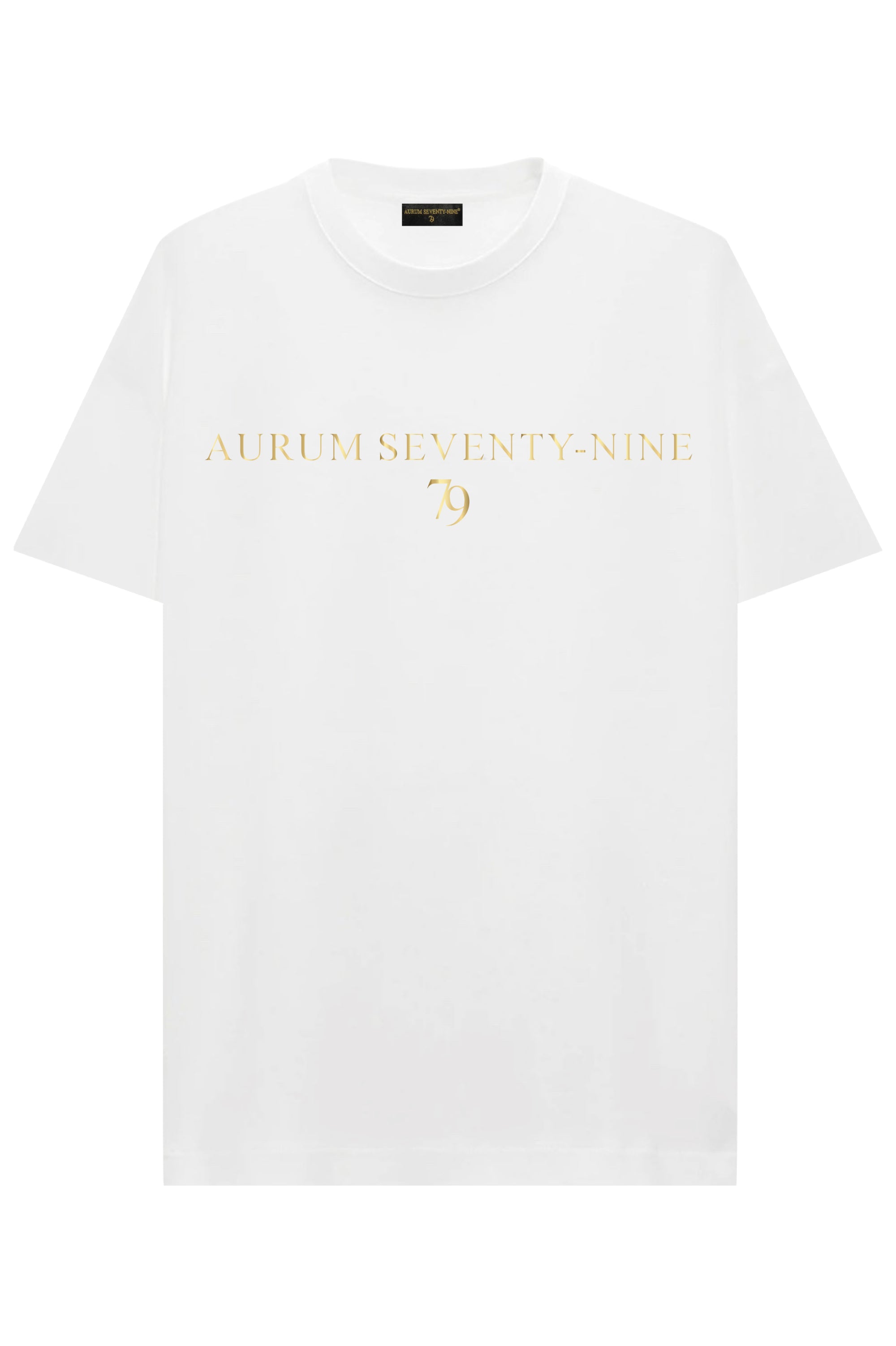 Aurum Seventy-nine: T-shirt Round Neck Aurum 79 Classic White, vista frontalmente, con logo dorato al centro del petto e girocollo a costina, in cotone jersey mercerizzato.